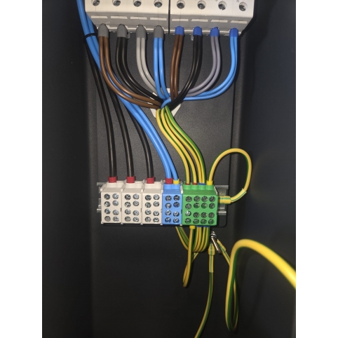 Energo sloupek City: 4x230 V, 2x1653 400 V, 2x3253 400 V, 4xPFI, jištěný a chráněný, svorka FVKO 25mm2