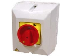 Vačkový spínač v krytu IP65, uzamykatelný na visací zám...