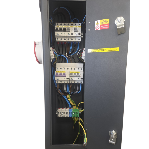 Energo sloupek City: 4x230 V, 2x1653 400 V, 2x3253 400 V, 4xPFI, jištěný a chráněný, svorka FVKO 25mm2